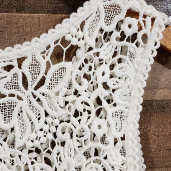 Loft NWOT crochet knit floral tank top woman's size small - Picture 7 of 7